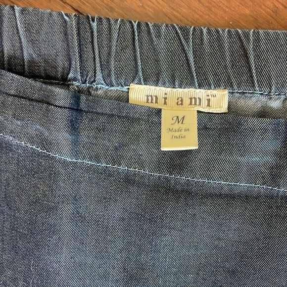 Chambray off the shoulder top - Picture 2 of 3